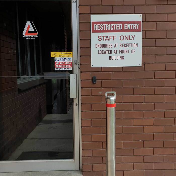 90mm Lockable Bollard with Handle