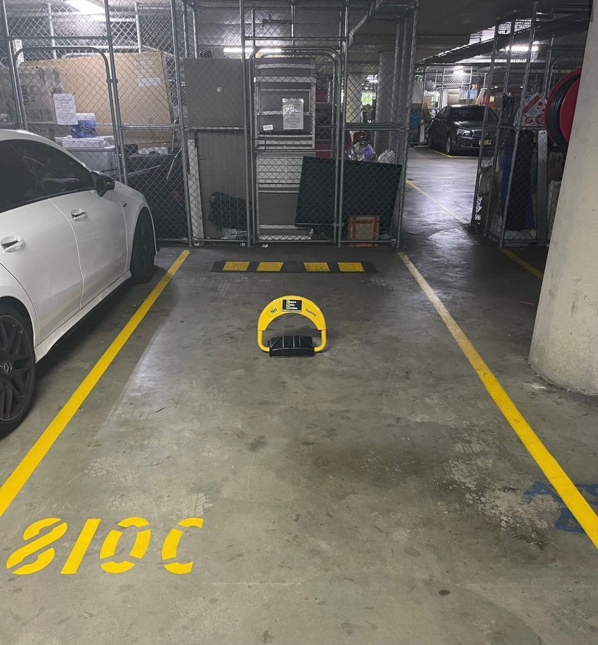 Extra-Durable Wheel Stop with Reflective Panels for Car Parks — Car ...